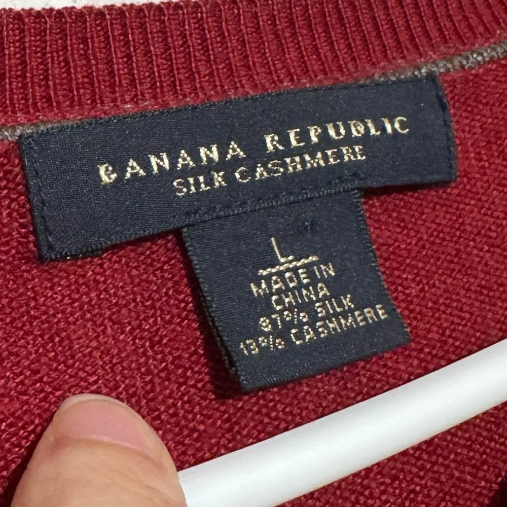 Banana Republic Silk Cashmere v-neck  SweaterMen Size L Red Preppy Work‎ Office